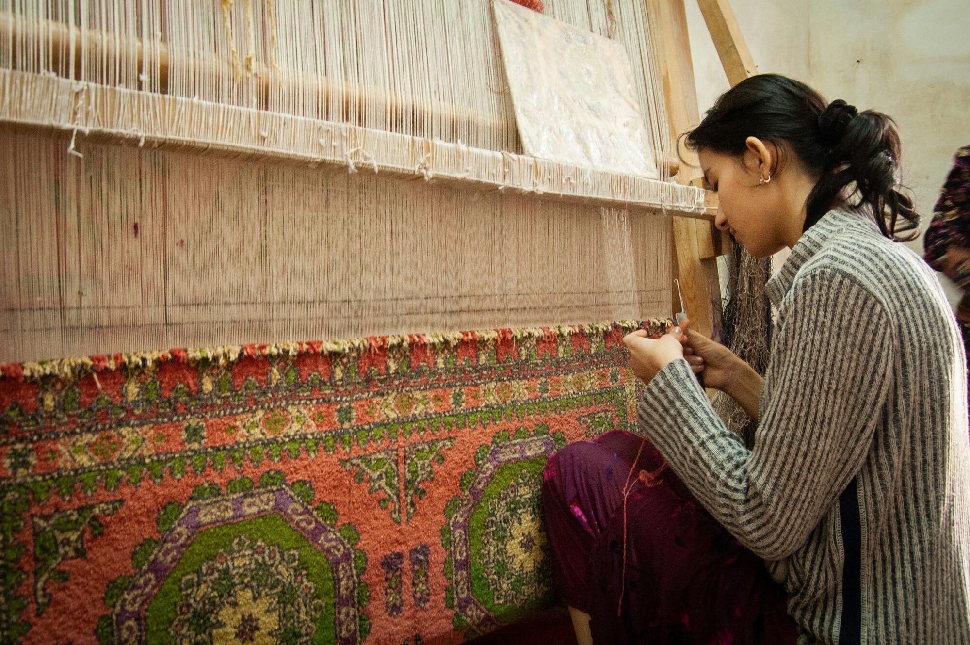 How to Tell if a Rug Is Handmade: What to Look for in a Hand-Knotted Rug