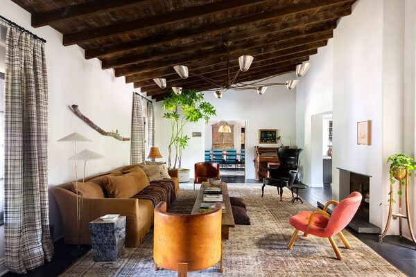 How to Choose an Antique Rug for a Contemporary Interior