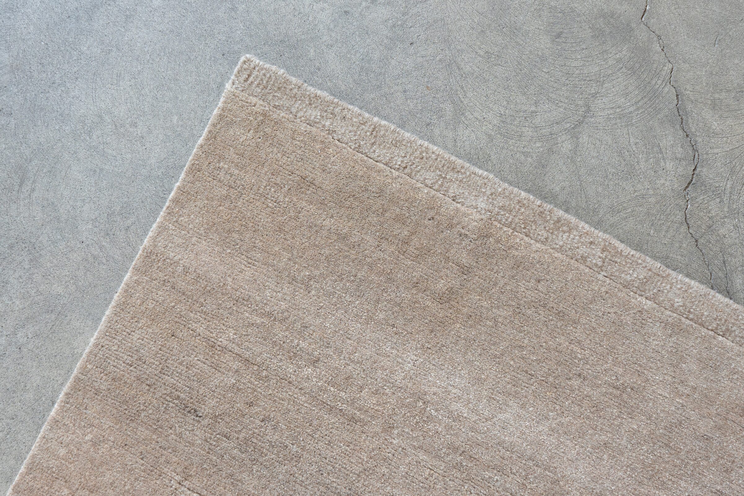 ALLO/WOOL - CAMEL (UNDYED) rug from the Eco-Friendly series by WOVEN