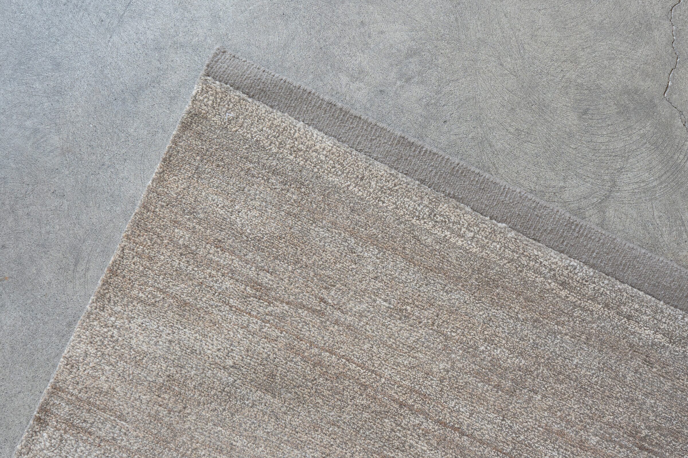 ALLO/WOOL - DOVE rug from the textures series by WOVEN