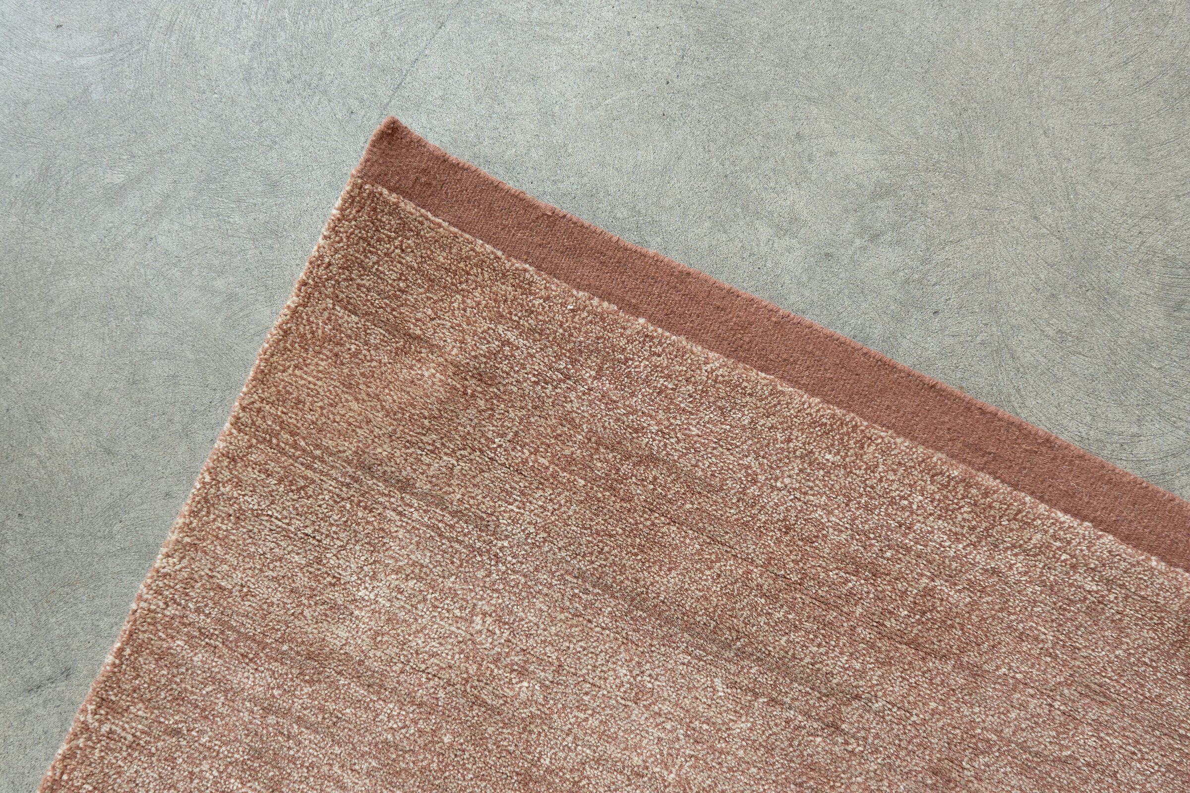 ALLO/WOOL - PEONY rug from the textures series by WOVEN