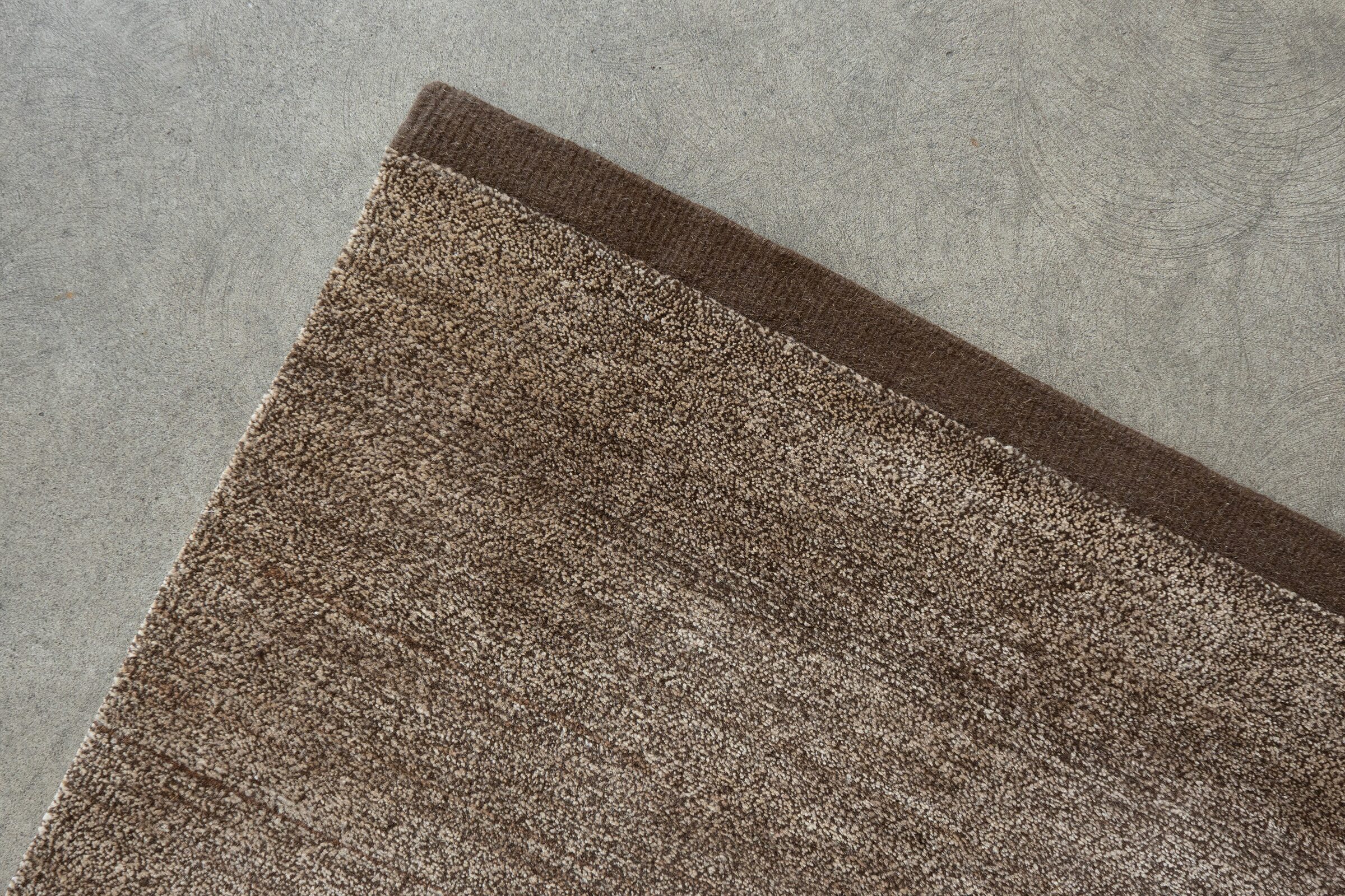 ALLO/WOOL - UMBER rug from the textures series by WOVEN