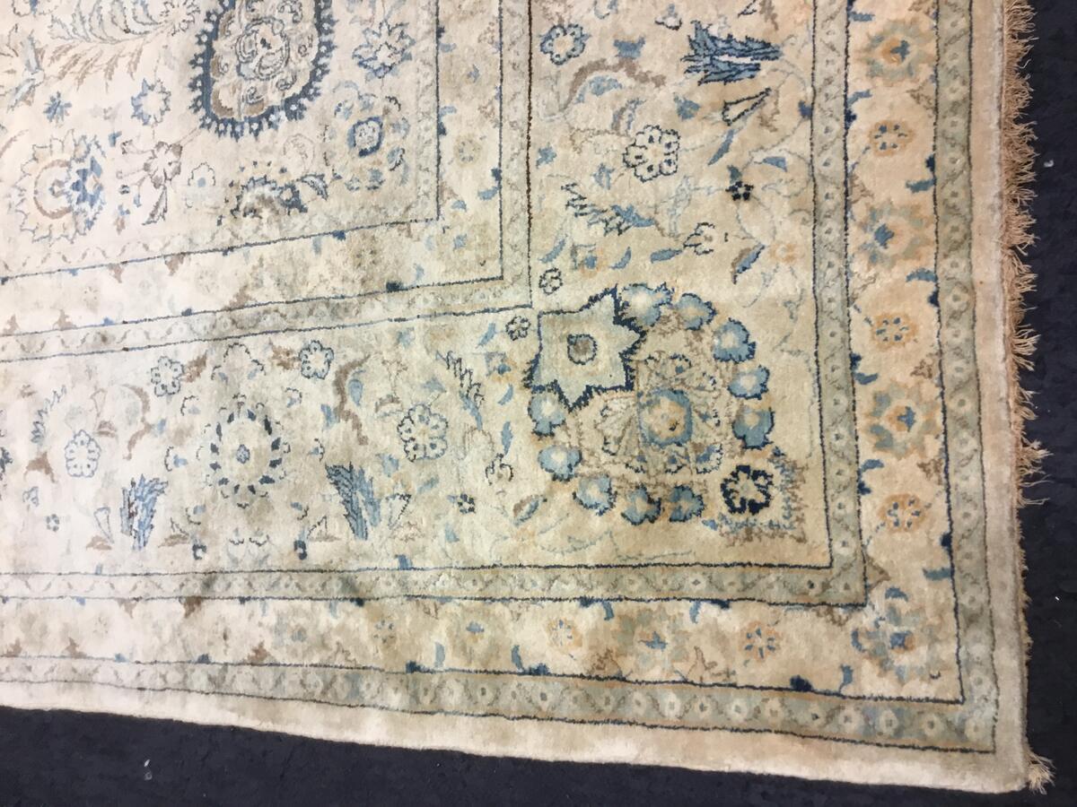 Kashan / 13221 rug from the kashan series by WOVEN