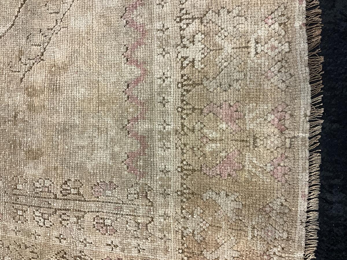 Moroccan / 13696 rug from the vintage moroccan series by WOVEN