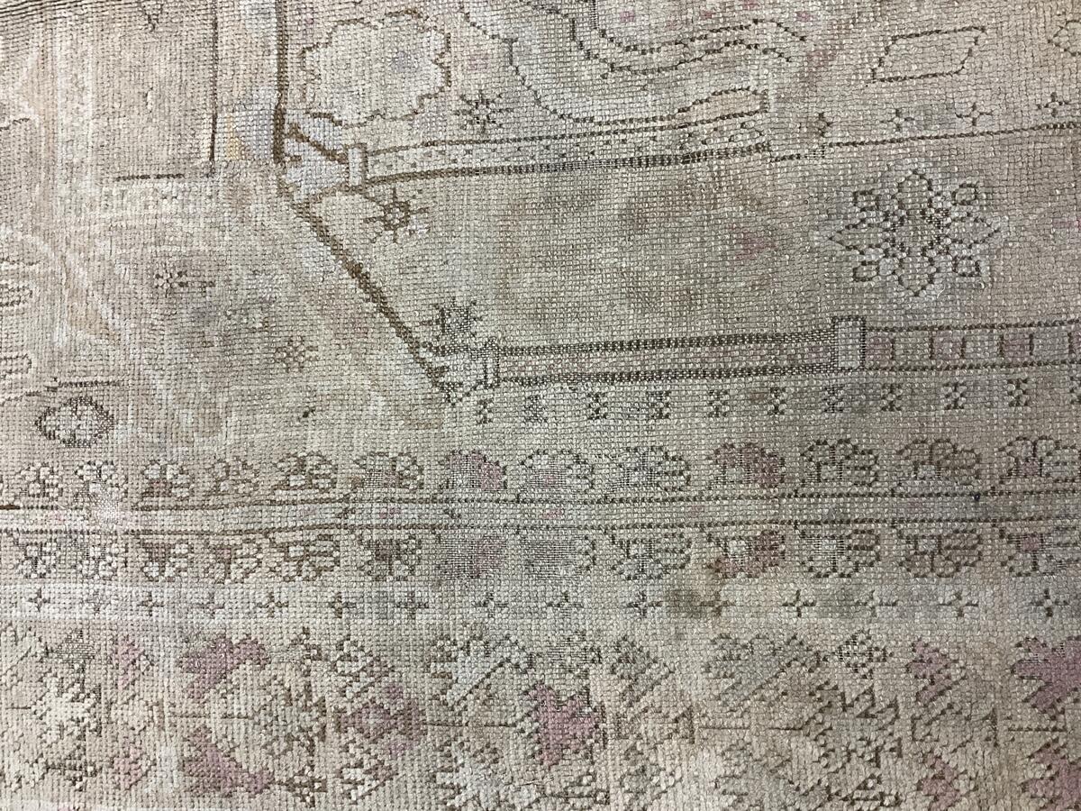 Moroccan / 13696 rug from the vintage moroccan series by WOVEN