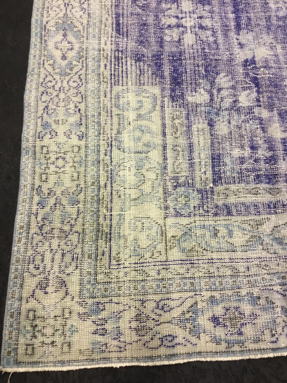 Turkish / 19106 rug from the vintage oushak series by WOVEN