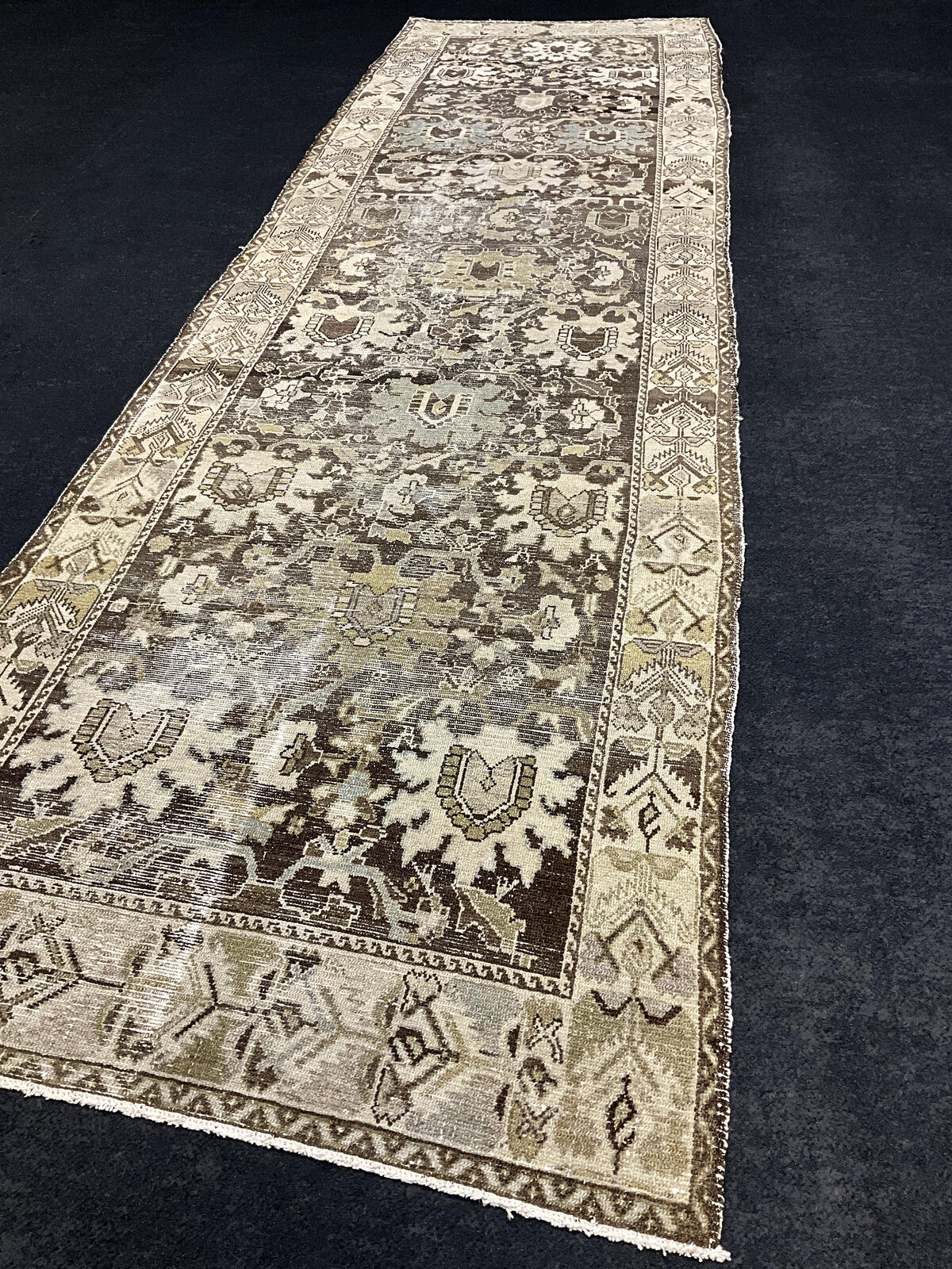 Mallayer / 20943 rug from the mallayer series by WOVEN
