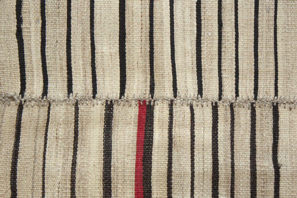 Vintage Modern Kilim / 21160 rug from the vintage modern kilim series by WOVEN