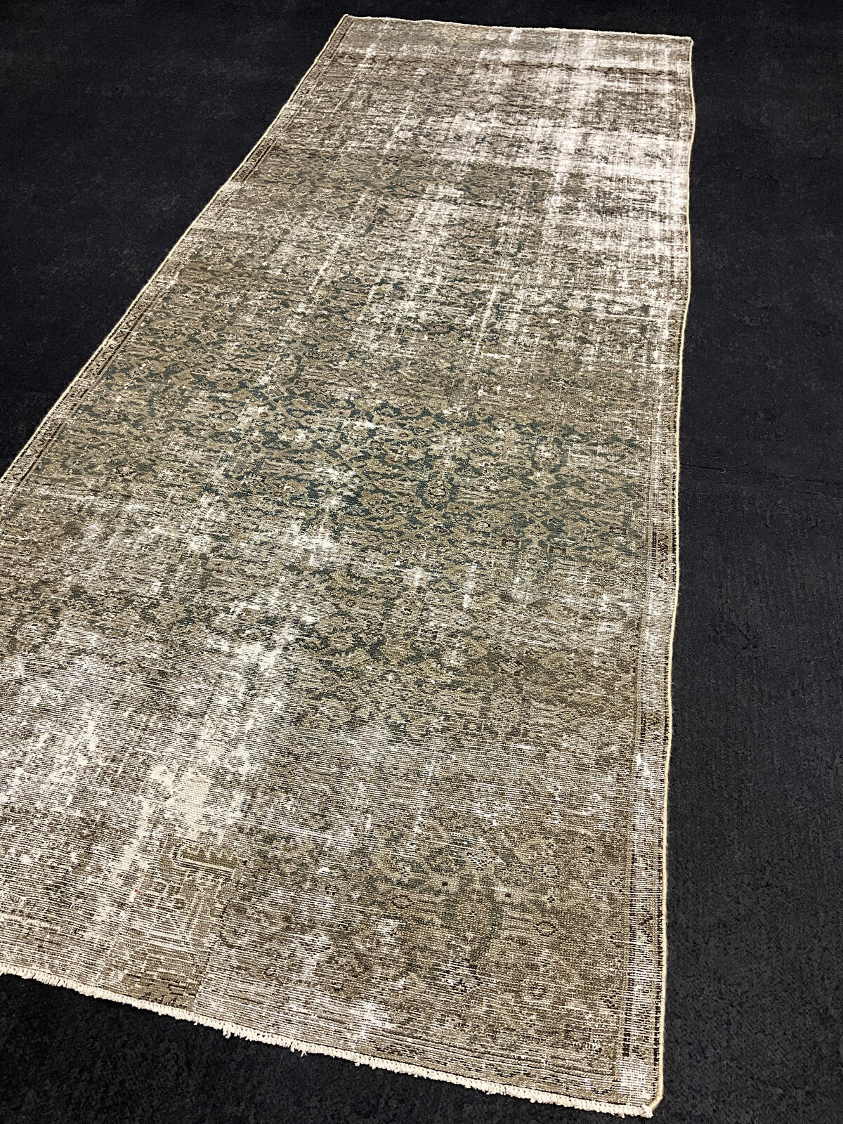 Mallayer / 22806 rug from the mallayer series by WOVEN