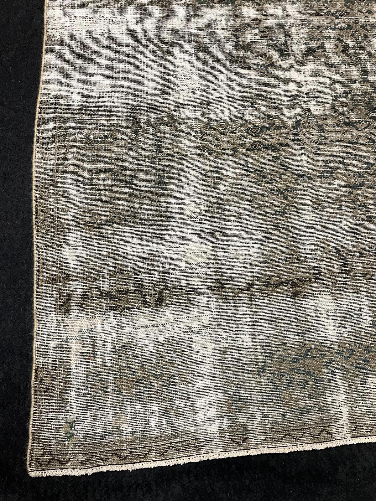 Mallayer / 22806 rug from the mallayer series by WOVEN