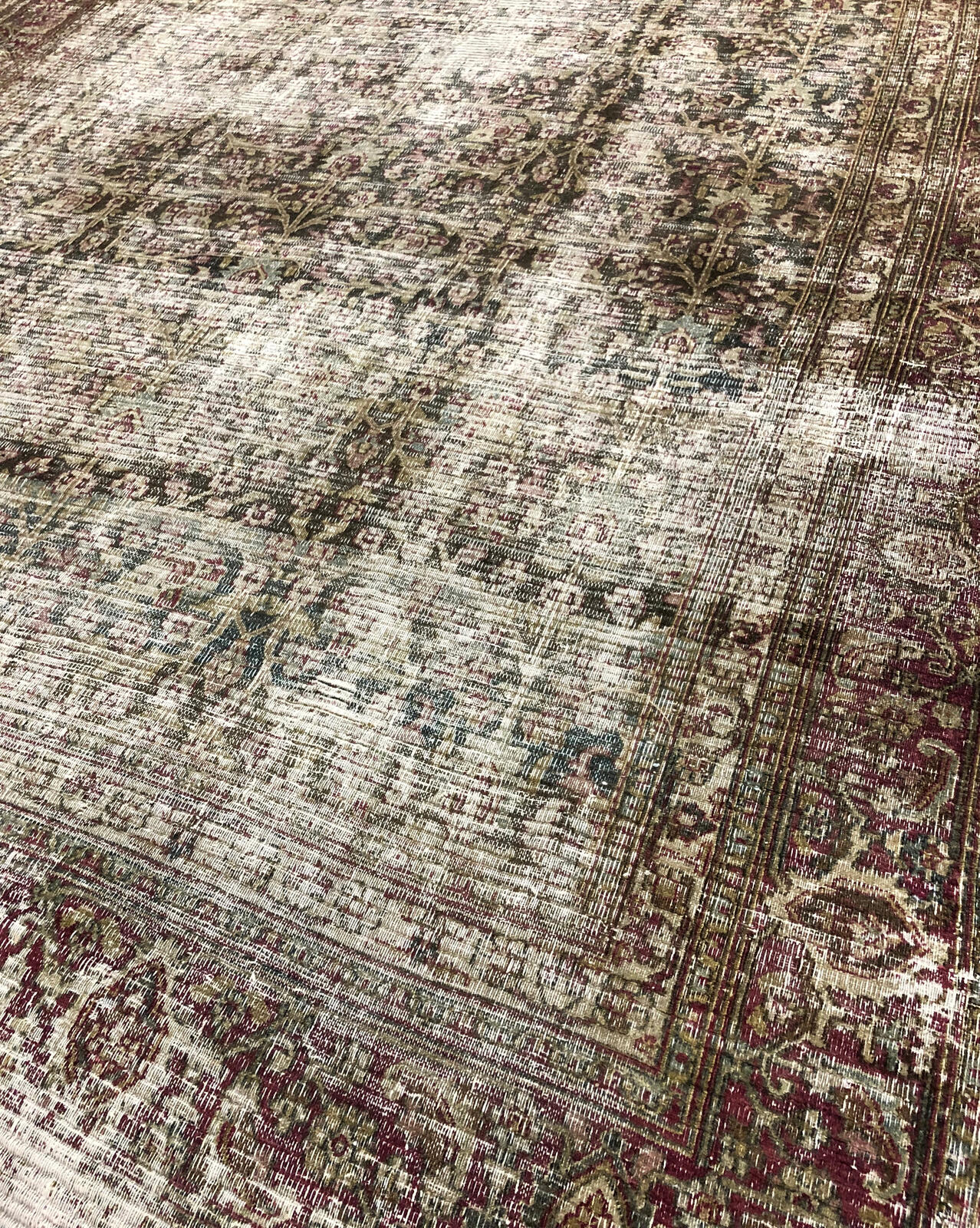 Dorokhsh / 24489 rug from the dorokhsh series by WOVEN