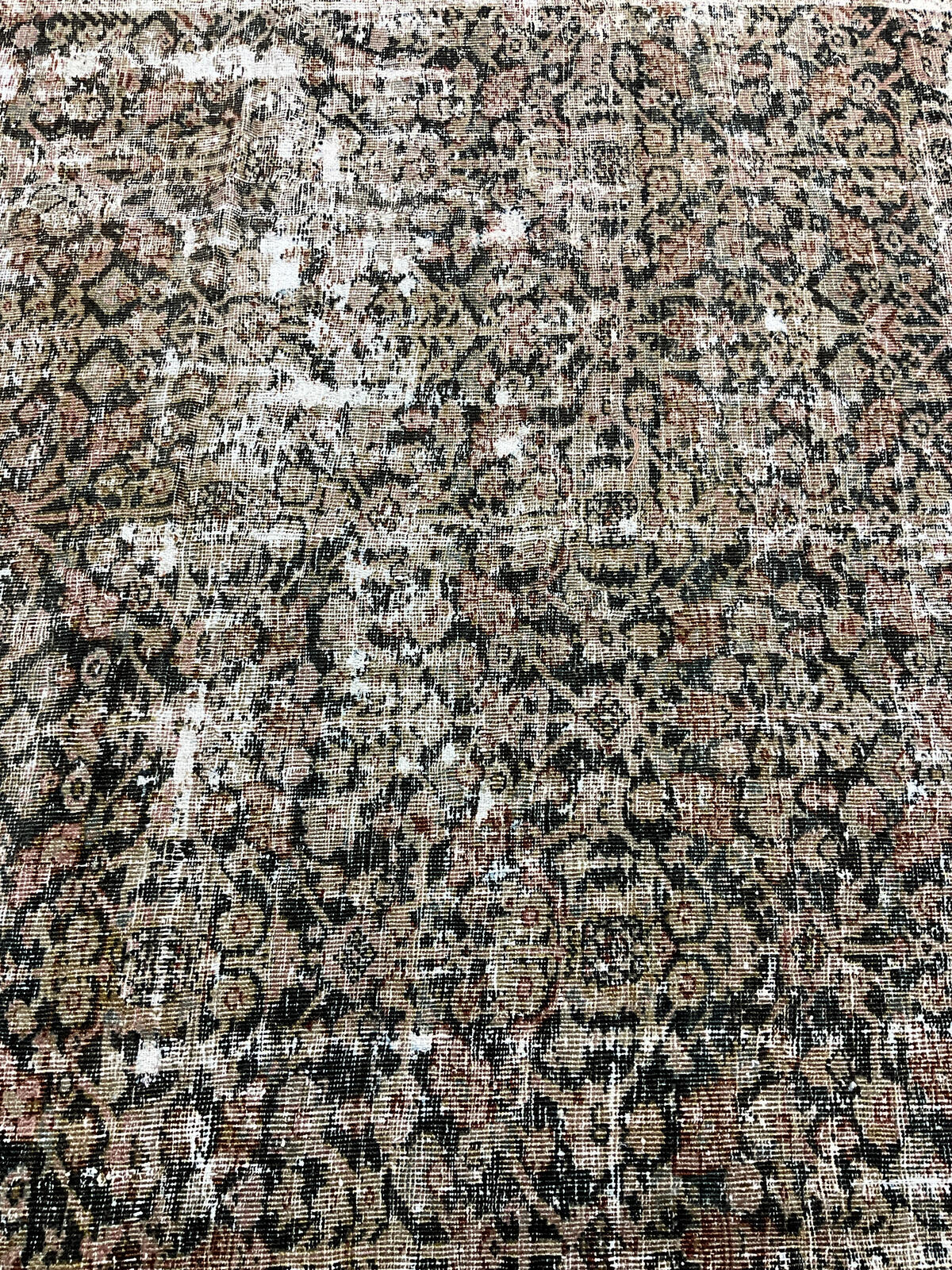 Mahal / 27606 rug from the mahal series by WOVEN