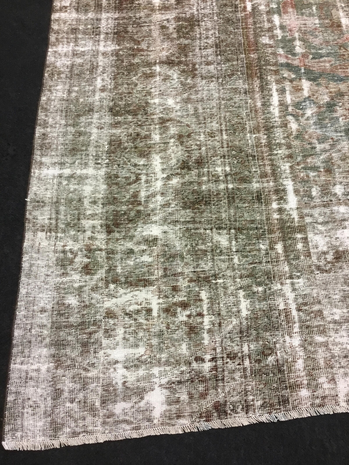 Mahal / 28439 rug from the mahal series by WOVEN