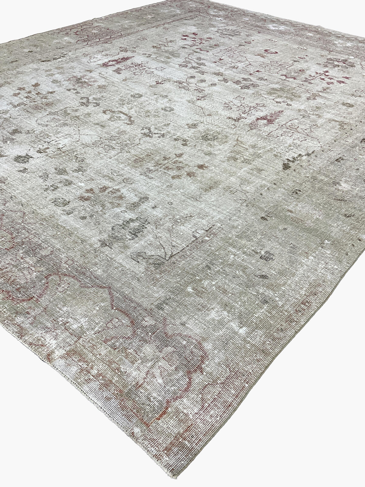 Stonewashed Distressed / 31488 rug from the stonewashed distressed series by WOVEN