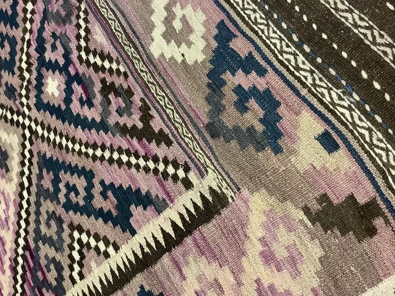Vintage Inspired Kilim / 18970 | WOVEN