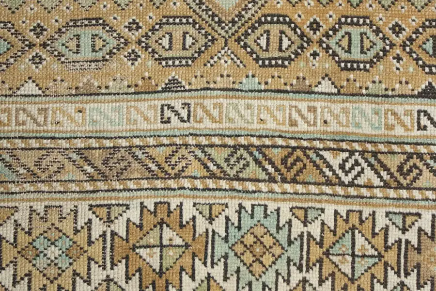caucasian / 21123 | WOVEN