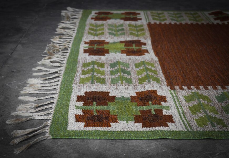 Swedish / 19691 | WOVEN