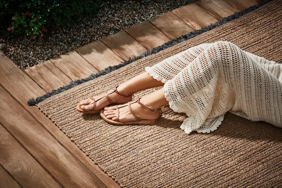 silt - light brown | WOVEN