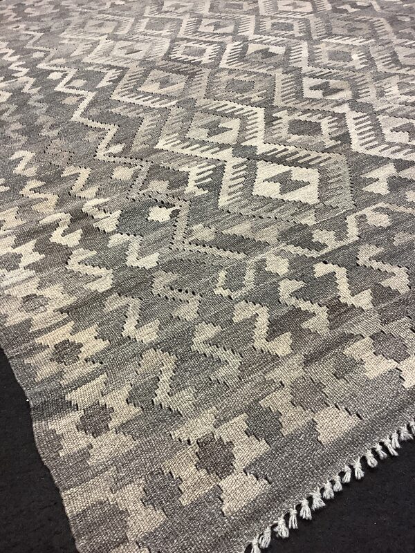 Kilim / 17256 | WOVEN