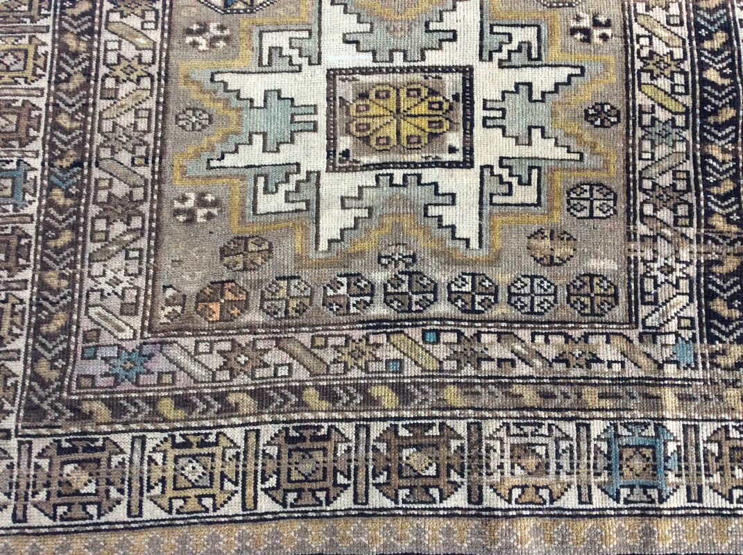Caucasian / 20130 | WOVEN
