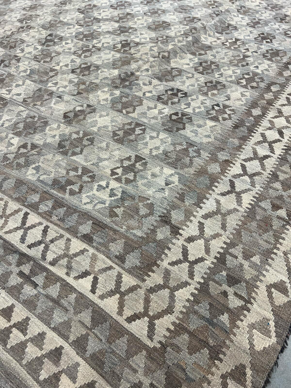 modern afghan kilim / 20311 | WOVEN