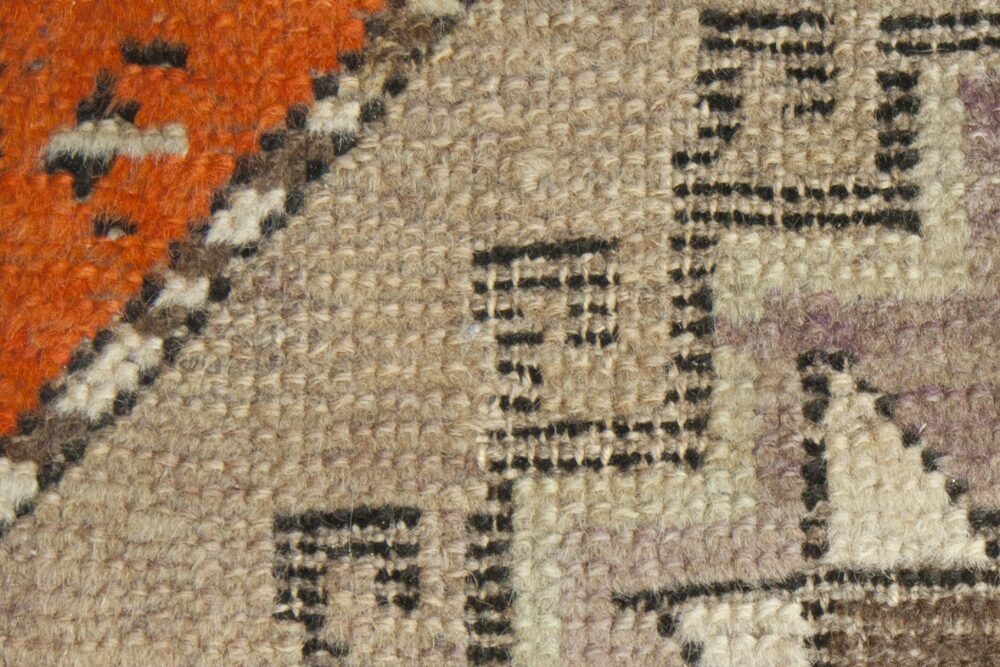 Caucasian / 20786 | WOVEN
