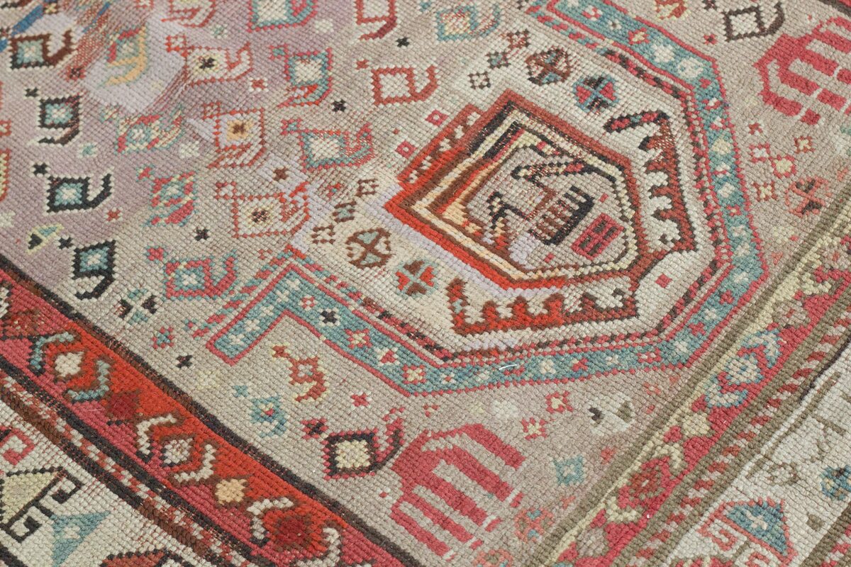 Caucasian / 21934 | WOVEN