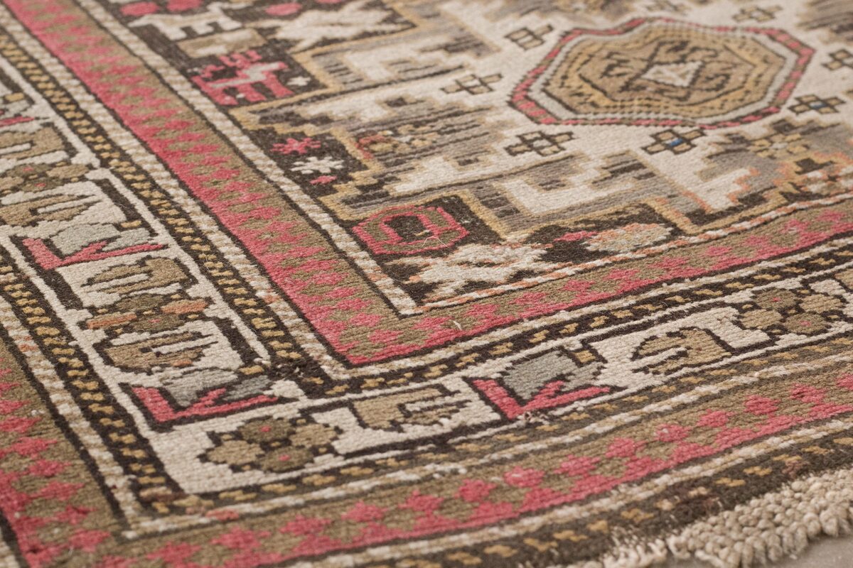 Caucasian / 21937 | WOVEN