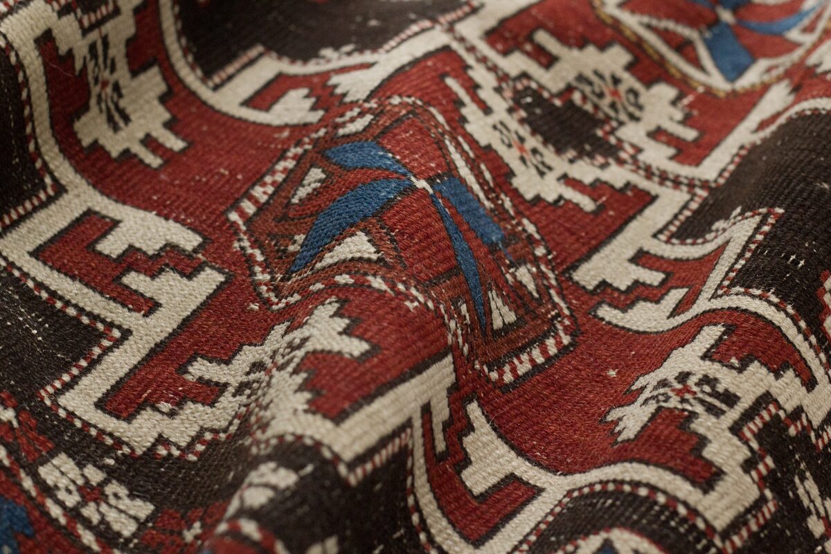 Caucasian / 21959 | WOVEN