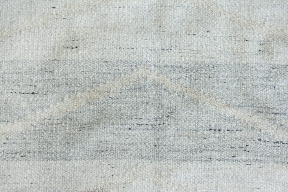 Swedish / 20642 | WOVEN
